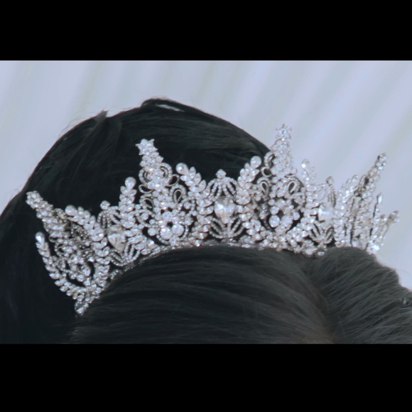 JULIET SWAROVSKI BRIDAL CROWN - Picture 2 of 2